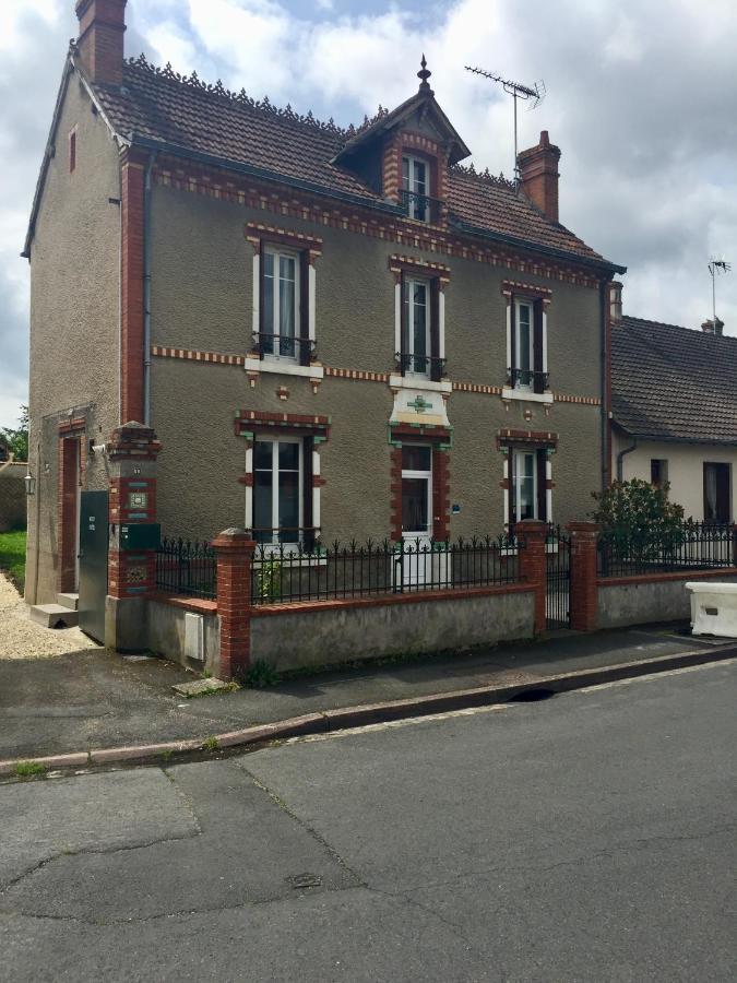 Maison D'En Face Hotel Romorantin-Lanthenay Exterior photo
