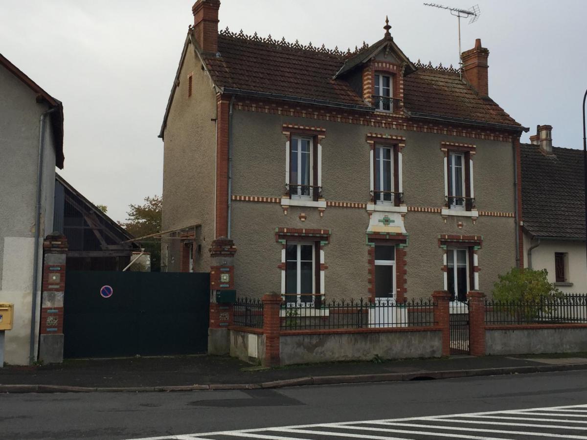 Maison D'En Face Hotel Romorantin-Lanthenay Exterior photo